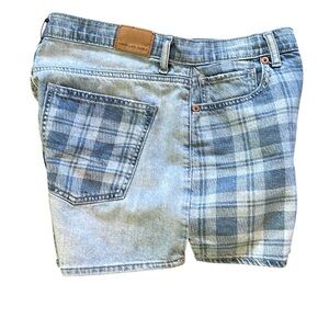 American Eagle Highest Rise‎ Mom Short Light Blue Plaid Jean Shorts